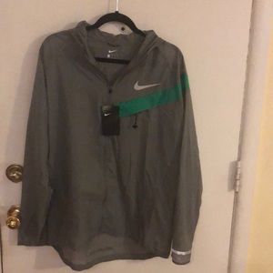 NWT Men’s Gray Lightweight Hooded Running Jacket